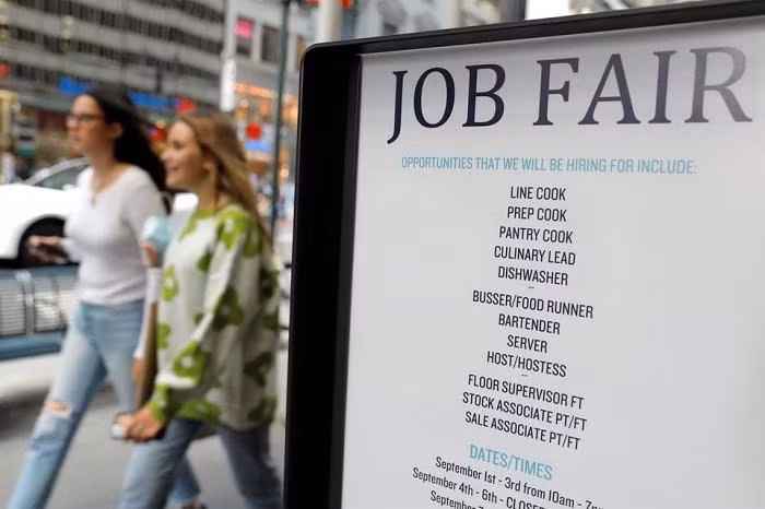 Initial jobless claims in the United States last week rose for the first week after dropping for five straight weeks, the Labor Department reported Thursday. 