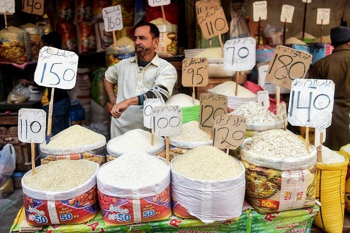 Pakistan's new finance minister, Ishaq Dar, said on Wednesday that he will work to control inflation and bring down interest rates.