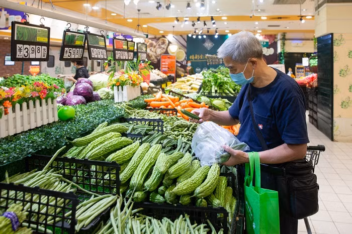 China's foreign trade of agricultural products remained generally flat year on year in 2023, official data showed. The country's total foreign trade value of farm produce stood at 333.03 billion USD last year, according to the Ministry of Agriculture and Rural Affairs.