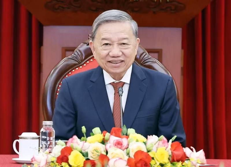 Party General Secretary To Lam at the phone talks with US President-elect Donald Trump on November 11 evening (Photo: VNA)