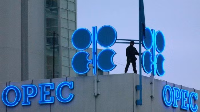 Russian President Vladimir Putin and Saudi Crown Prince Mohammed bin Salman underscored the importance of continuing a "close coordination" within the OPEC+ group of oil producers during a phone call, the Kremlin said on Wednesday.