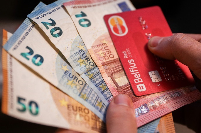 Italy has the highest government deficit in the European Union (EU), according to a list of seven EU member states announced Wednesday by the European Commission in tackling member countries' over-sized deficits.