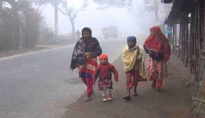 The Bangladeshi capital Dhaka recorded the lowest temperature of the season on Monday as mercury dipped to a chilling 12.3 Celsius degrees.