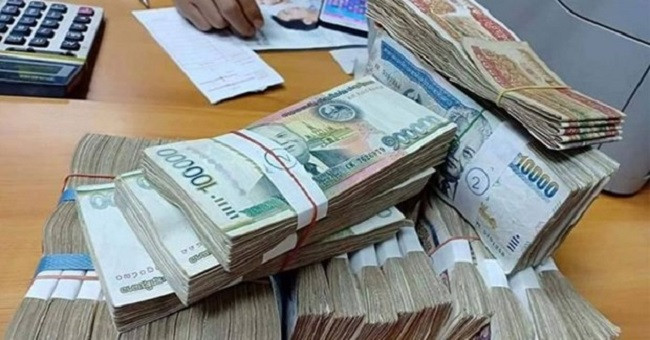 The year-on-year inflation rate in Laos dropped to 38.86 percent in May, down from 39.89 percent in April, according to the Lao Statistics Bureau.