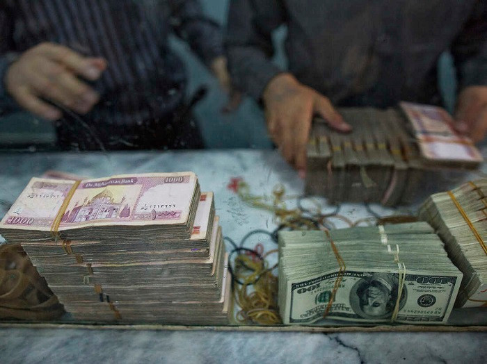 Afghanistan's central bank Da Afghanistan Bank (DAB) sold 14 million USD by auction on Monday to stabilize the exchange rate of the national currency afghani, the bank said in a statement.