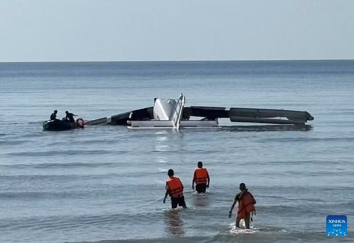 A police plane is seen crashing into the sea off Cha-am District, Phetchaburi Province, Thailand, April 25, 2025. The plane crashed near the shore of Thailand's resort town of Hua Hin on Friday morning, killing six people, the Thai police said. The police said the accident took place when the plane was conducting a test flight for parachute training. (Photo: Xinhua)