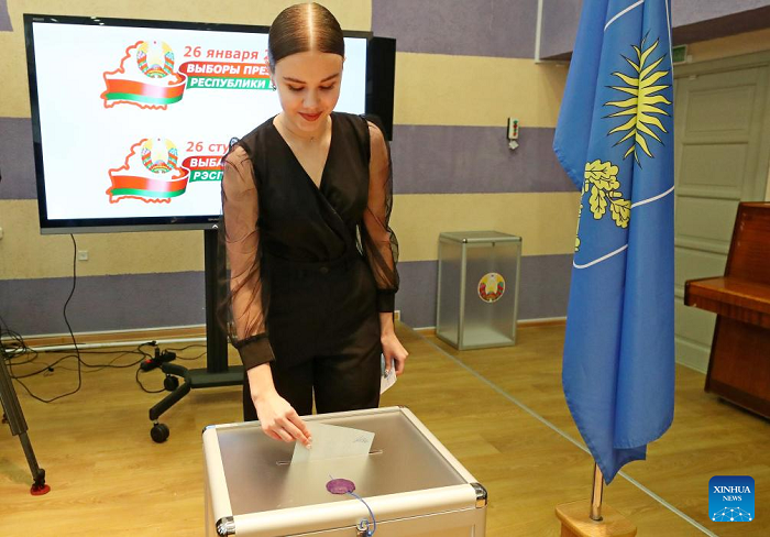 A voter casts her ballot at a polling station in Minsk, Belarus, Jan. 21, 2025. Early voting for the Belarusian presidential elections began on Tuesday and will run through Saturday. (Photo: Xinhua)