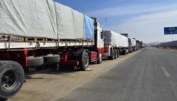 Egypt resumed on Sunday sending humanitarian aid trucks to the Gaza Strip through the Rafah border crossing between Egypt and the enclave after the recently reached Israel-Hamas ceasefire agreement started taking effect, the Egyptian State TV reported.