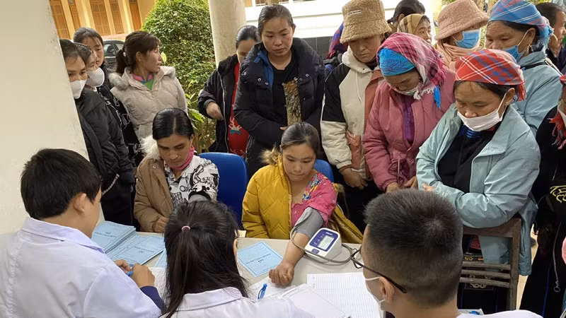 Medical examination provided for local ethnic minorities in Lao Cai.