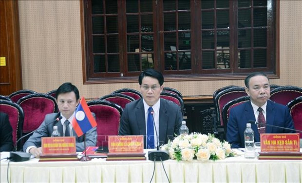 Secretary of the Party Committee and Governor of Oudomxay Bounkhong Lachiemphone (C) speaks at the working session (Photo: VNA)