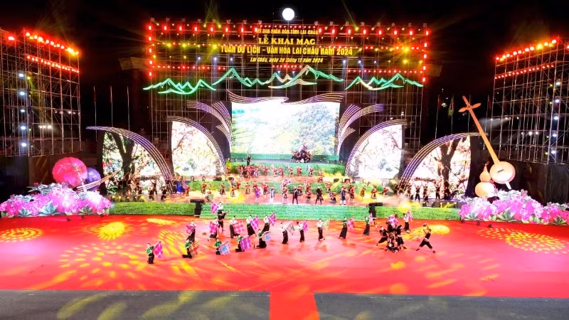 A performance at the opening ceremony of Lai Chau Tourism-Culture Week 2024 