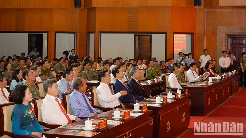 General Secretary and President To Lam and delegates attend the ceremony.