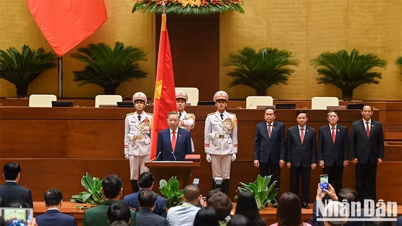 President To Lam takes his oath in Hanoi on May 22. (Photo: NDO)