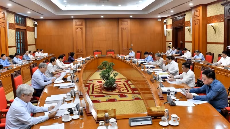 At the meeting in Hanoi on September 13. (Photo: NDO)