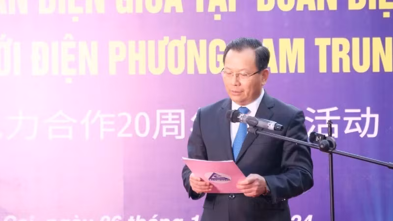 Hoang Quoc Khanh, Vice Chairman of Lao Cai Provincial People’s Committee speaks at the ceremony.