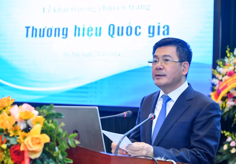 Minister of Industry and Trade Nguyen Hong Dien delivers remarks. (Photo: THANH DAT)