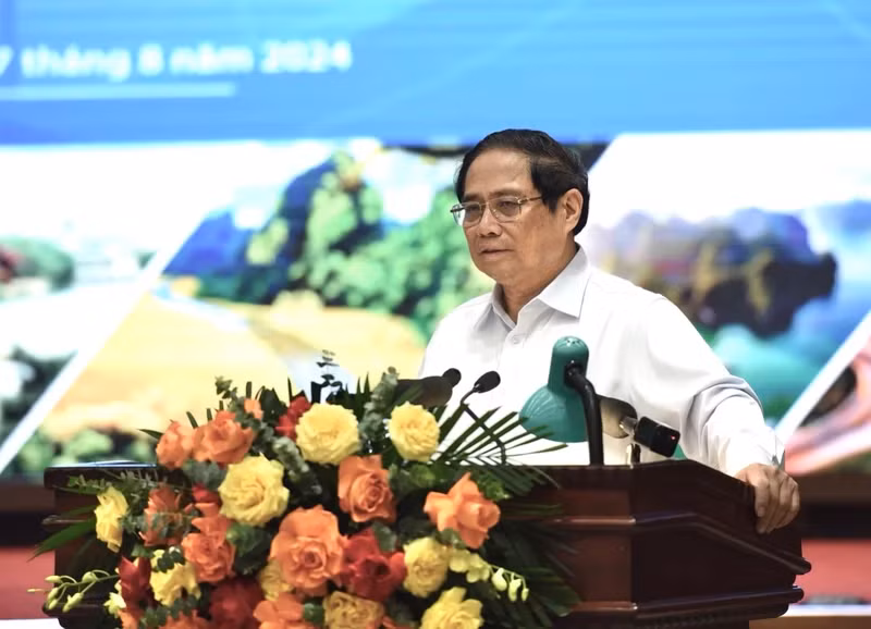 Prime Minister Pham Minh Chinh at the meeting on August 17 (Photo: NDO)