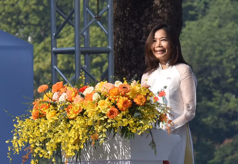 United Nations Resident Coordinator in Vietnam Pauline Tamesis speaks at the event. United Nations Resident Coordinator in Vietnam Pauline Tamesis speaks at the event.