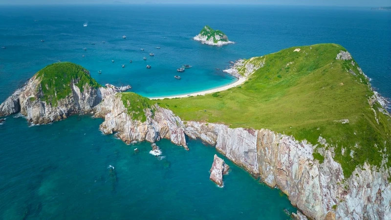 Co To is an ideal destination for tourists who like to explore nature, culture and history. (Photo: The Tourism Information Centre)
