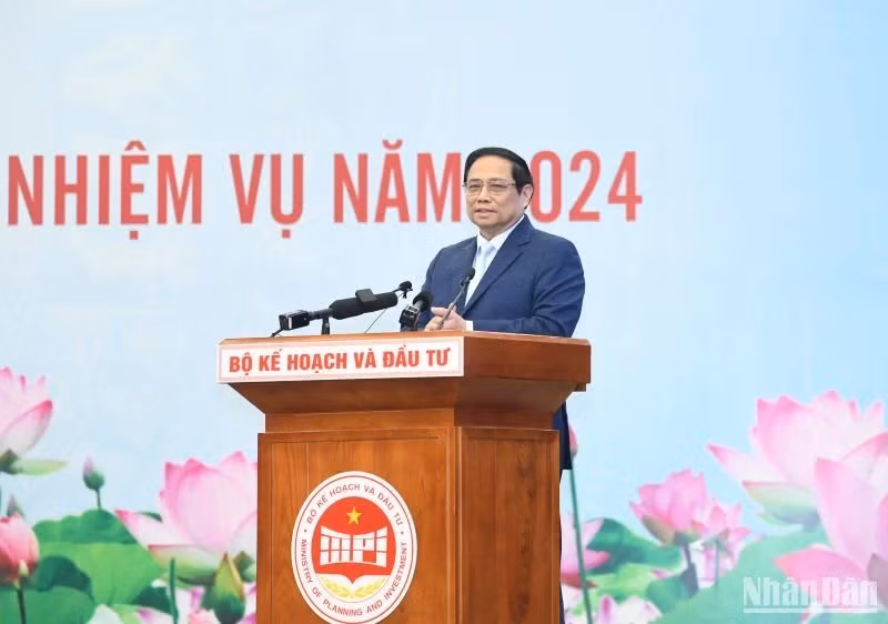 PM Pham Minh Chinh speaks at the conference of the Ministry of Planning and Investment in Hanoi on January 11. (Photo: NDO)