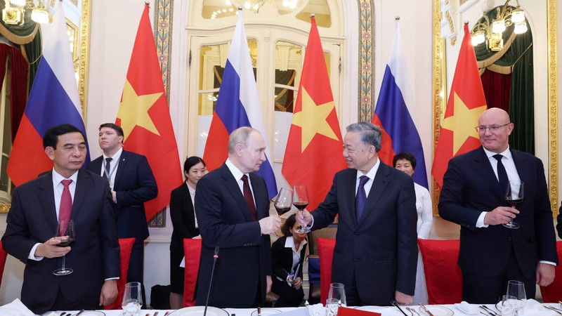 Vietnamese President To Lam and Russian President Vladimir Putin in Hanoi (Photo: VNA)