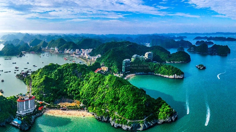 Ha Long Bay-Cat Ba Archipelago world natural heritage 