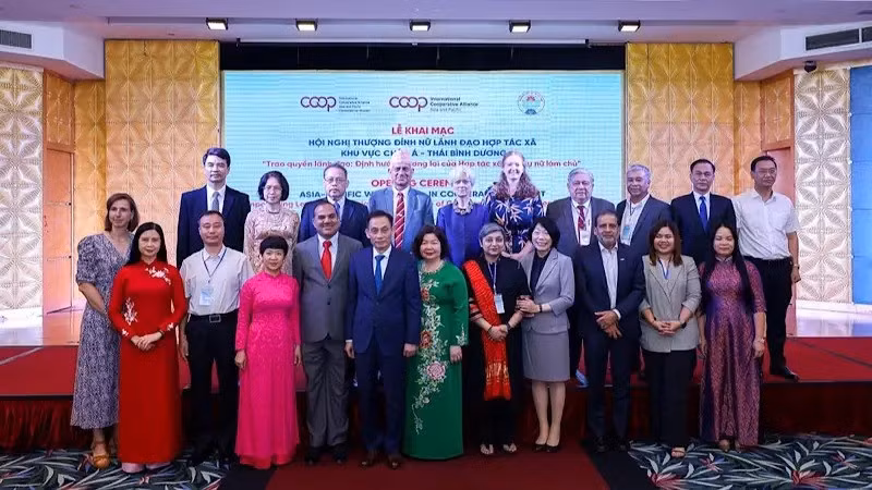 Delegates at the event (Photo: nhandan.vn)