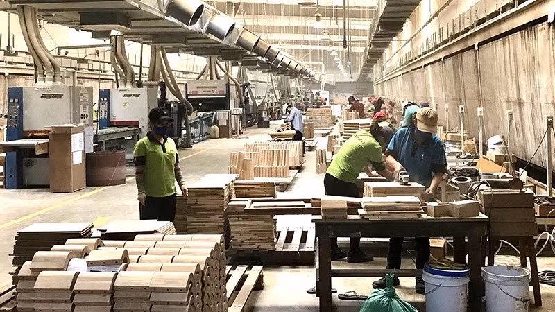 The production of exported products at Woodmax Co.Ltd in Binh Duong Province.