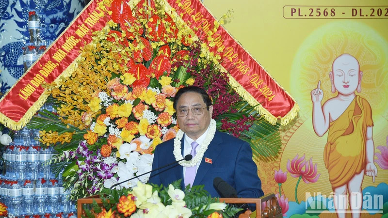Prime Minister Pham Minh Chinh at Quan Su Pagoda on May 22 (Photo: NDO)