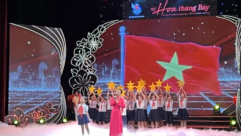 An art performance at the programme