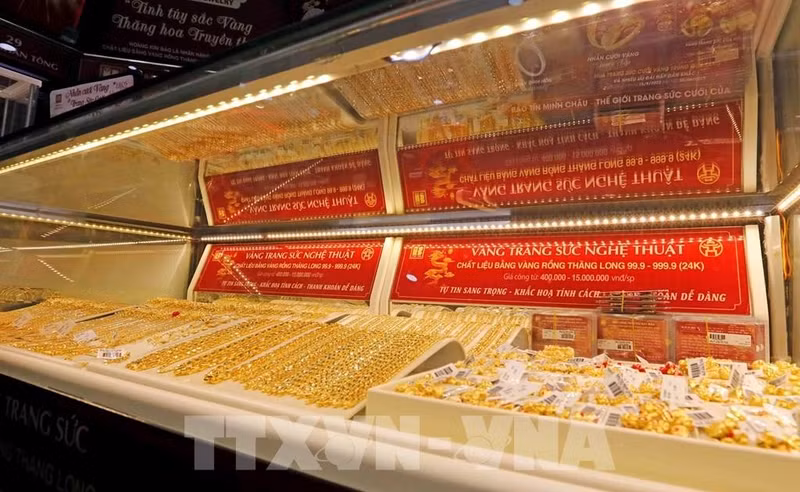 The State Bank of Vietnam (SBV) has announced a morning auction of 16,800 taels of its SJC gold bars in Hanoi on May 16. (Photo: VNA)