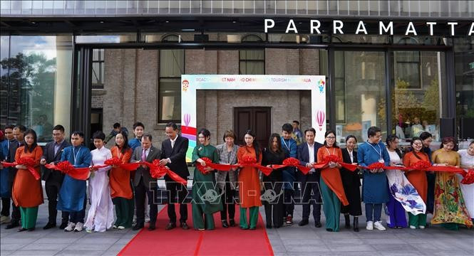At a ribbon cutting ceremony (Photo: VNA)