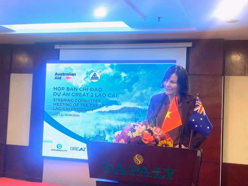 The Australian representative speaks at the ceremony on the morning of May 8.