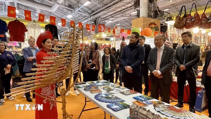 Vietnamese booth at Paris fair (Photo: VNA)
