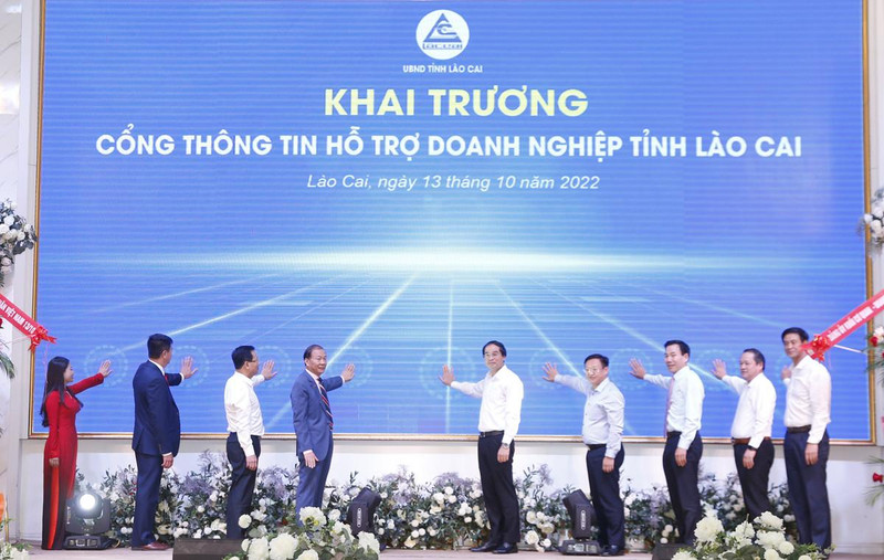 Delegates at the launch ceremony (Photo: baolaocai.vn)