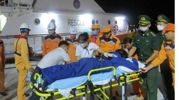 A Filipino sailor was brought ashore for emergency treatment on November 8. (Photo: VNA)