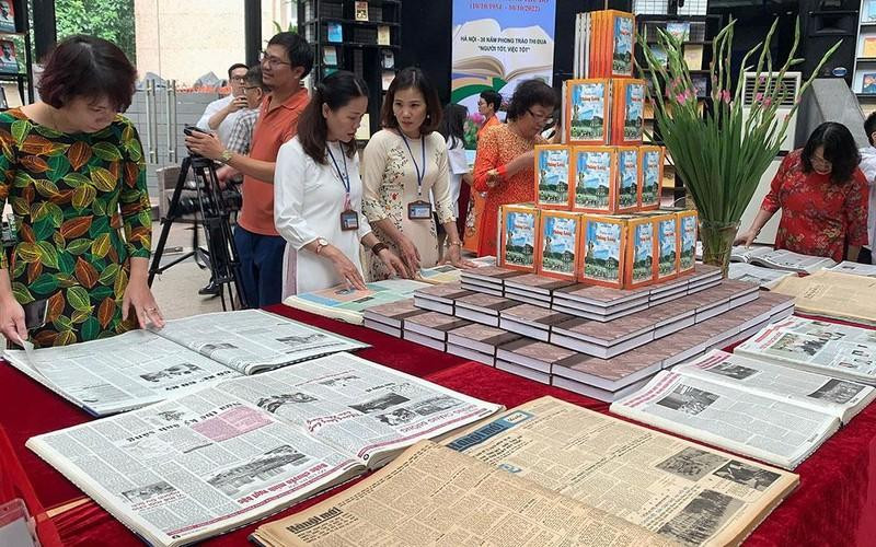 The event attracts many visitors on its opening day. 