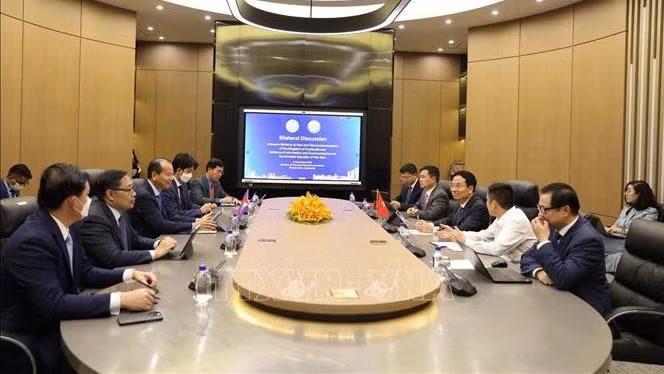 An overview of the working session (Photo: VNA)