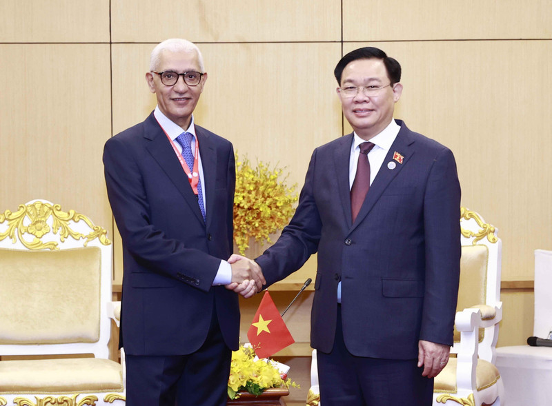 NA Chairman Vuong Dinh Hue (R) and Speaker of the Moroccan House of Representatives Rachid Talbi El Alami. (Photo: VNA)