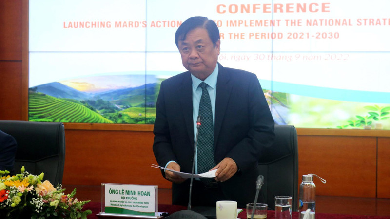 Minister of Agriculture and Rural Development Le Minh Hoan speaking at the conference. (Photo: baotainguyenmoitruong.vn)