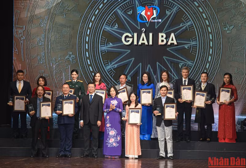 Third-prize winners were presented at the ceremony.