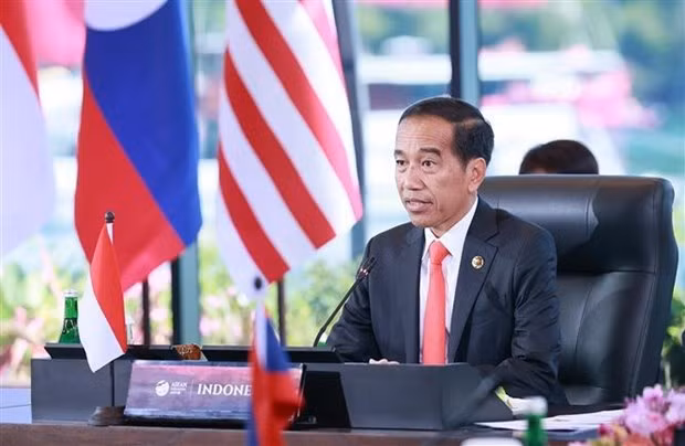 Indonesian President Joko Widodo speaks at the opening session of the 42nd ASEAN Summit. (Photo: VNA)