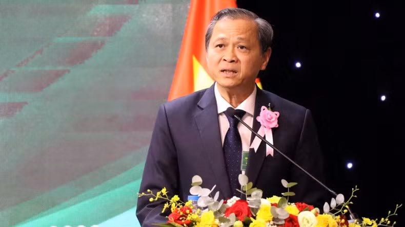 Dr. Huynh Thanh Binh, Chairman of the Inspection Committee of Dong Nai Provincial Party Committee elected to hold the position of Chairman of the Vietnam-RoK Friendship Association in Dong Nai province, for the 2023-2028 term.