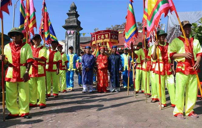 A ritual held at the Nhuong Ban Whale Worshipping Festival. (Photo: VNA)