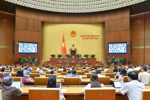 An overview of a discussion during the NA's fifth session. (Photo: VNA)
