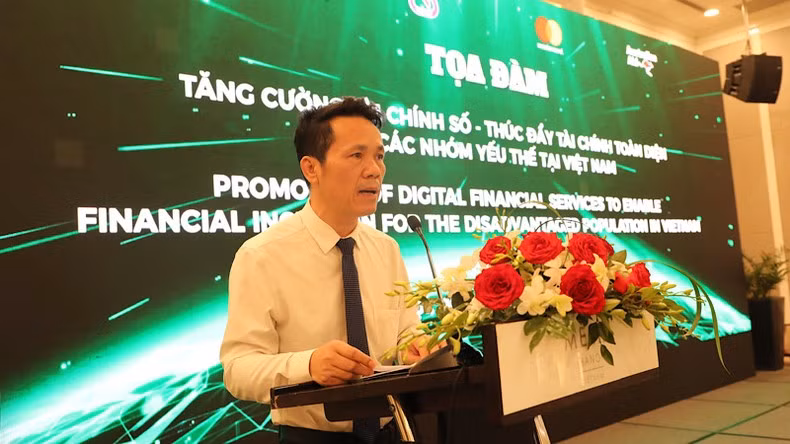 Deputy General Director of the Vietnam Bank for Social Policies Hoang Minh Te speaking at the seminar.