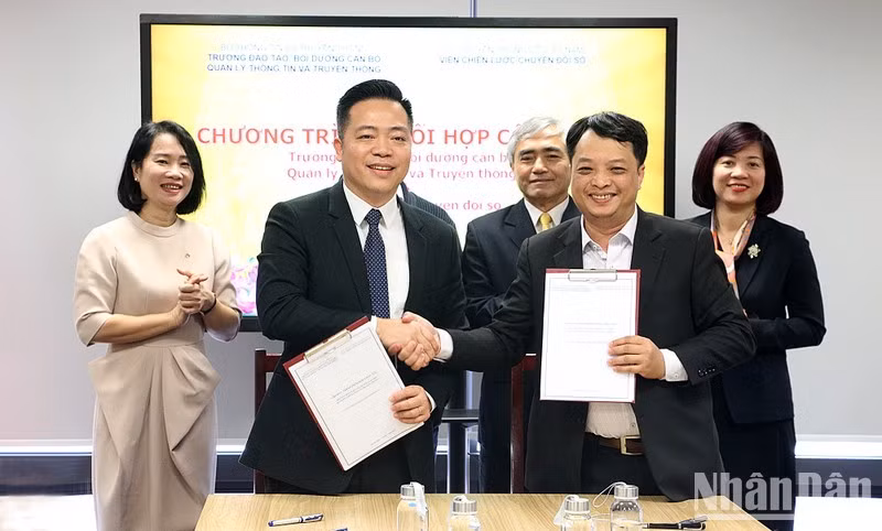 ICI and DTSI sign a cooperation agreement on February 22 to enhance the digital capacity of organisations and individuals (Photo: NDO)