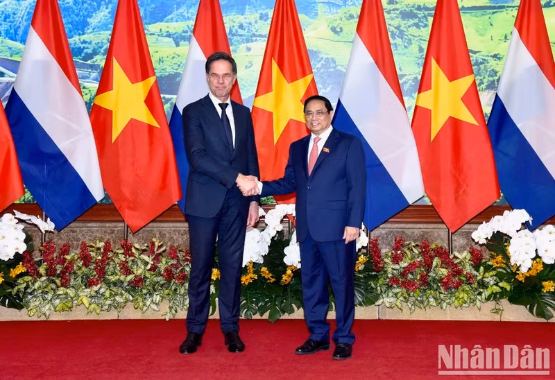 [In Pictures] PM Pham Minh Chinh chairs welcome ceremony for Dutch PM Mark Rutte ảnh 8