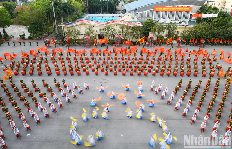 A view of the performance from above.