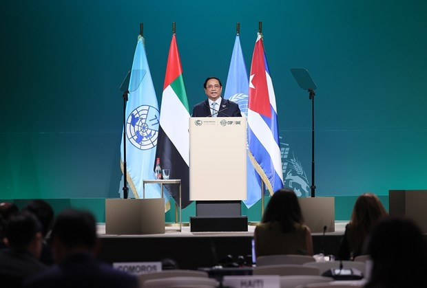 PM Pham Minh Chinh delivers a speech at the G77 summit on climate change in Dubai on December 2 afternoon. (Photo: VNA)
